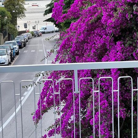 Welcome Riviera -Torre D'Avorio Appartamento 126 Mq Piu'Terrazzo25 Mq - Totalmente Rinnovato- 250 M Dal Centro - Parcheggio A Pagamento 15 Euro Al Giorno Da Prenotare In Anticipo Salvo Dispo -Parking At 15 Euro Per Day To Be Booked In Advance If Avai Rapallo Buitenkant foto